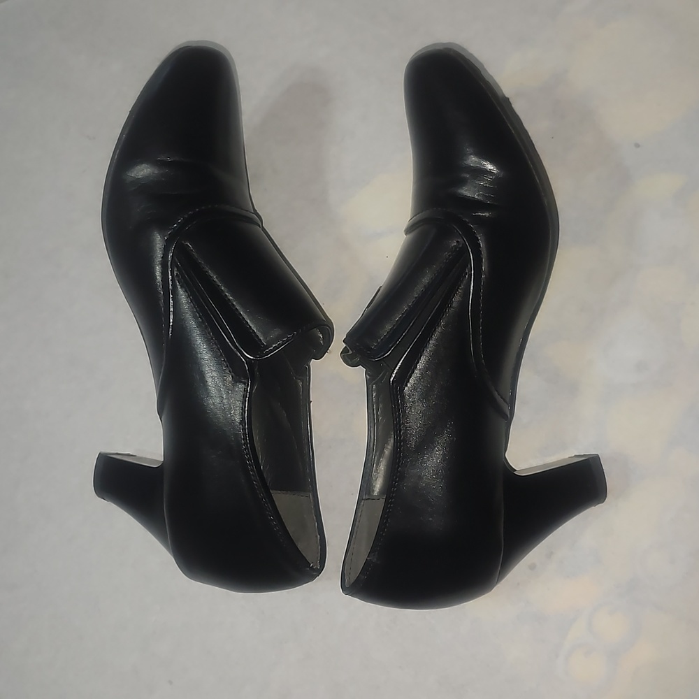 Pierre Dumas Flexible Heels - Picture 2 of 10